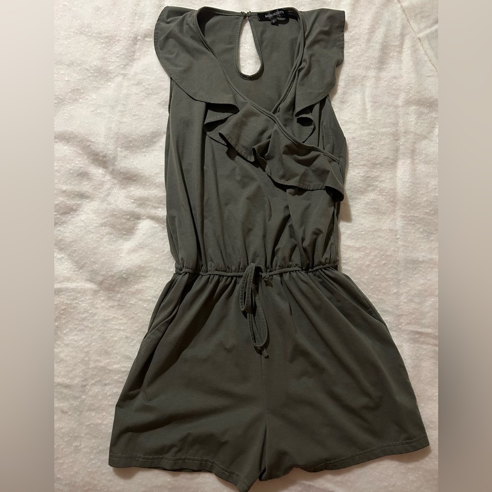 Merokeety Romper - size small.